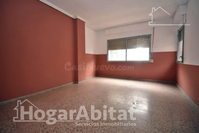 ¡AMPLITUD Y LUZ RAUDAL! CON BALCÓN Y GRAN PATIO