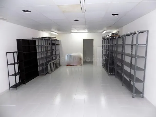 Local comercial 430m² en venta - El Ejido-La Merced-La Victo - foto 4