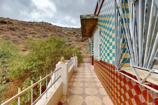 Luminosa Planta Baja con Gran Patio y Terraza en el Barrio de la Concepción — 2