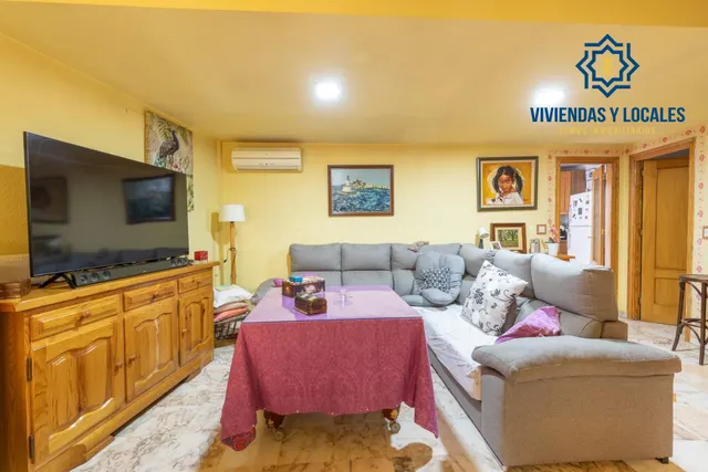 Vivienda unifamiliar adosada junto a polideportivo de Gójar - foto 4