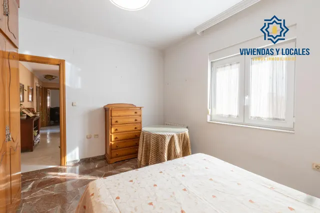 Casa en esquina en venta en Las Gabias — 50