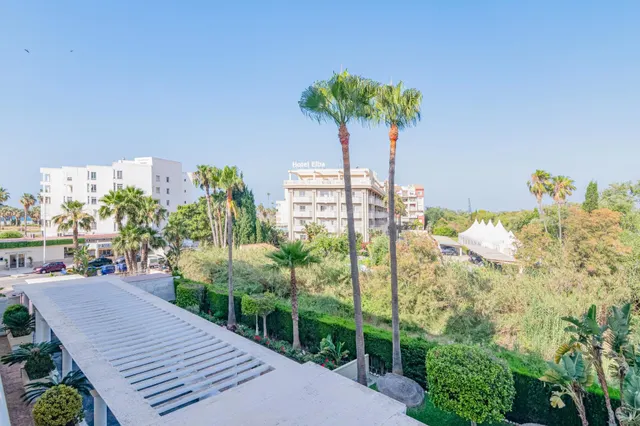 ¡Tu oasis junto a mar! Precioso piso de 2 dormitorios con terraza, piscina y garaje en Playa Poniente, Motril. — 4