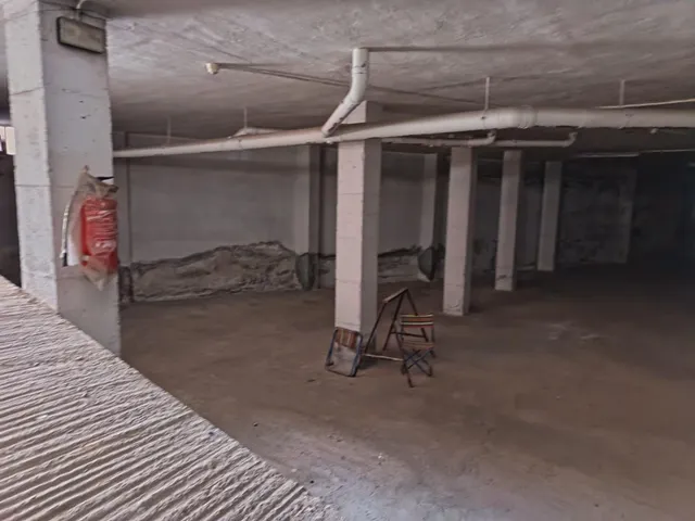 Se vende local para hacer trasteros en muy buena zona — 9