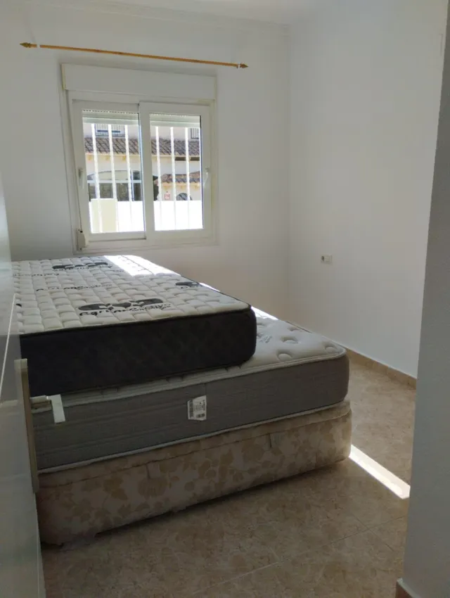 GRAN CHALET EN TORREVIEJA: 2 HAB, 1 BAÑO — 15