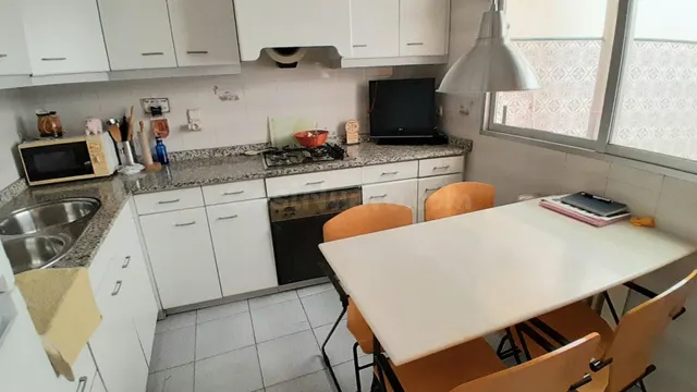 CASA CENTRICA CON GARAJE EN YECLA - foto 2