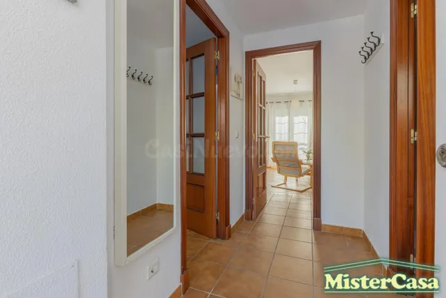 Exclusiva !!casa adosada en esquina con patio privado, piscina y aparcamiento propio en costa ballena, Rota — 5