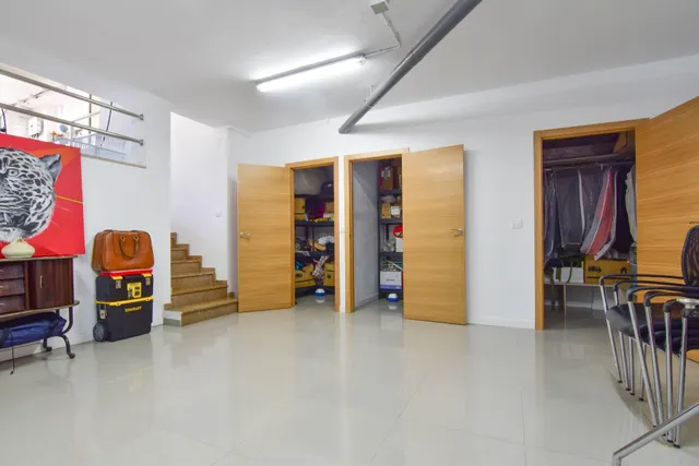 Moderna y seminueva casa en Paiporta en zona tranquila, sin finca delante — 47