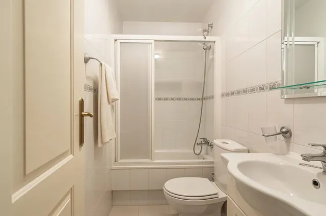 AMPLIO PISO EN ZONA MYRAMAR, ARROYO DE LA MIEL — 10