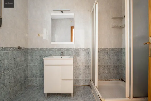 Amplia Casa en Venta en Guadix - Oportunidad de Inversión — 34
