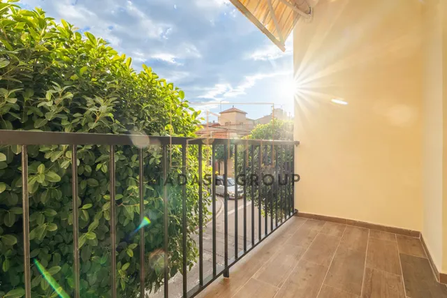 Exclusiva vivienda de 4 dormitorios, totalmente reformada, a 550m del puerto y la playa de Cambrils. — 31