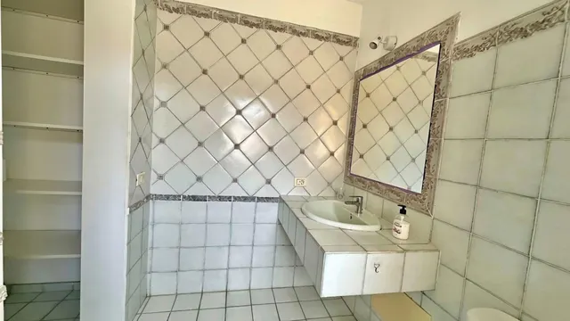 Chalet independiente con 5.318 m2 de parcela y vistas al mar en Candelaria — 22