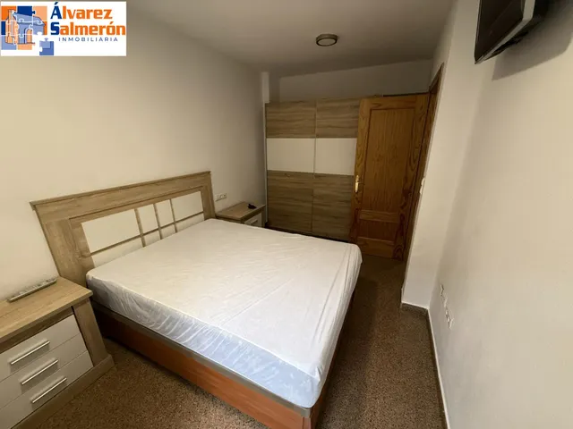 Piso amueblado con piscina, terraza y cochera en Las Gabias · 700 € — 13