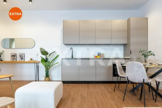 Amplio apartamento a estrenar, funcional y versátil, con zona de despacho, en una cuidada urbanización con piscina y jardines. — 21