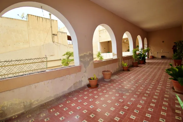 Edificio de dos plantas — 7
