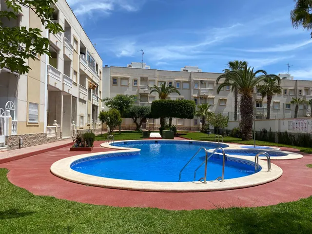☀️ ¡ENCANTADOR APARTAMENTO EN EL CENTRO DE TORREVIEJA CON PISCINA! ‍♂️ — 26