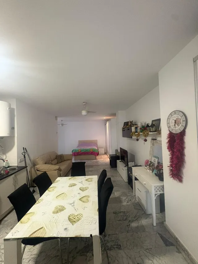 Apartamento con patio privado y piscina en urbanización cerrada – A pasos del mar — 14