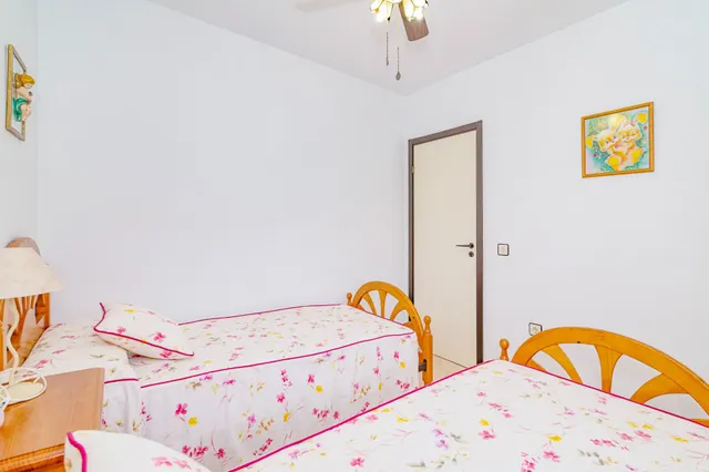 Chalet adosado en Salobreña playa, urb. privada con piscina y jardines. — 16