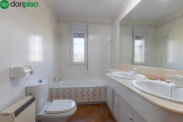 ESPECTACULAR CASA CON PISCINA EN LAS GABIAS — 38