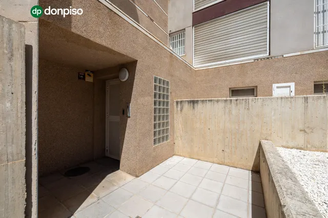 VPO - PISO DE 2 habitaciones CON GARAJE, TRASTERIO Y PATIO DE 82 M2 — 29