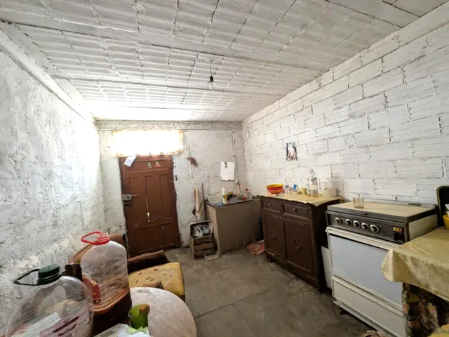 Vivienda en la localidad  Moros, pleno centro de la localidad. — 15