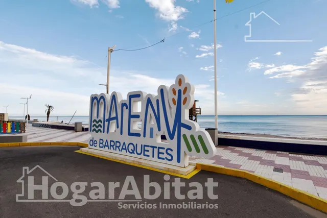 Vistas al mar en primera línea y terraza en este luminoso apartamento exterior en la playa del Mareny Blau — 46
