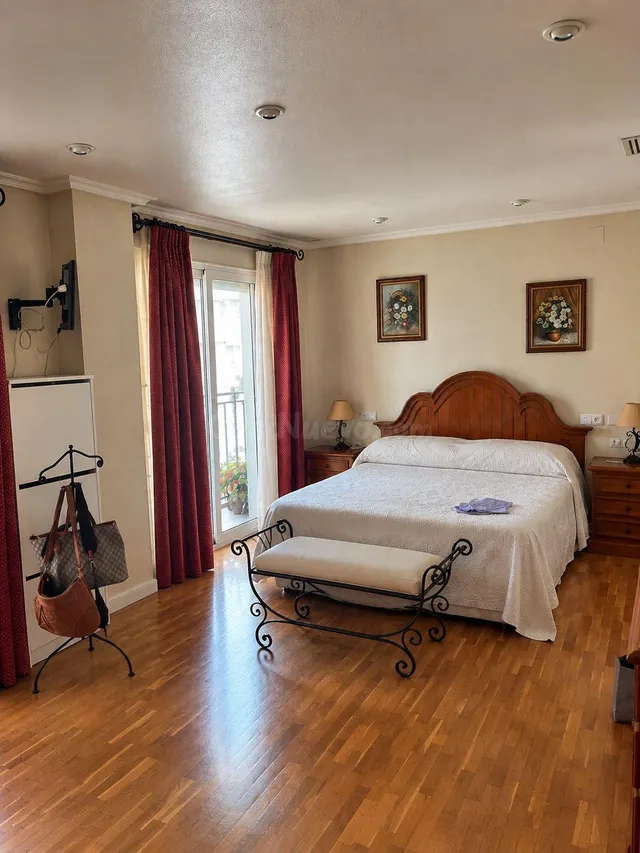Amplio Piso en el Corazón de Elche por €220,000 — 3
