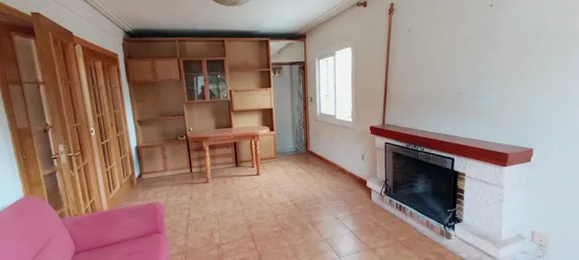 Dos casas en  una  peña las aguilas -Elche — 40