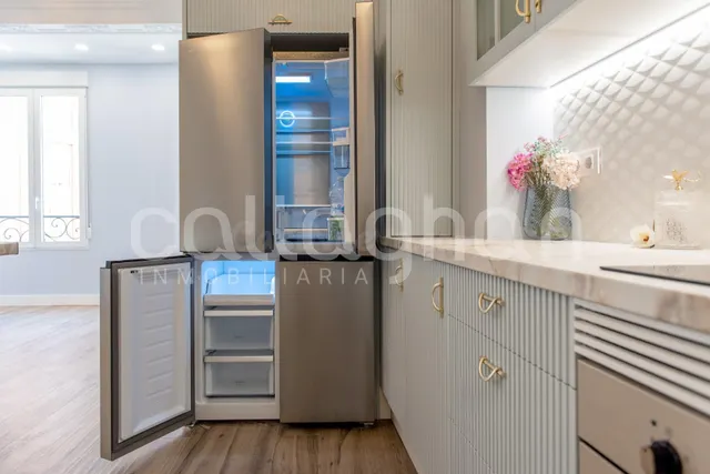 Piso reformado con encanto en Ruzafa - foto 5