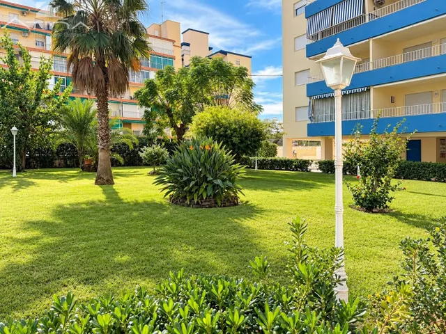 Apartamento en  la playa de Gandía a 200 metros del mar con piscina y garaje — 8