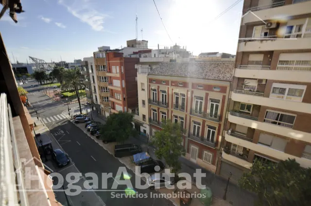 Muy amplio con garaje y terraza cerca de la playa — 35