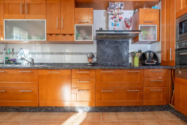 Espectacular chalet adosado en el Vial de Churriana de la Vega: eficiencia, confort y listo para entrar a vivir! — 28