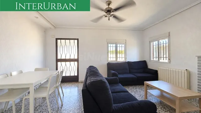 CHALET CON PISCINA EN PARCELA DE 1.660 m2 EN VILAMARXANT - foto 4