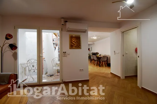 ESPACIOSA CASA SEMIRREFORMADA CON TERRAZA — 21