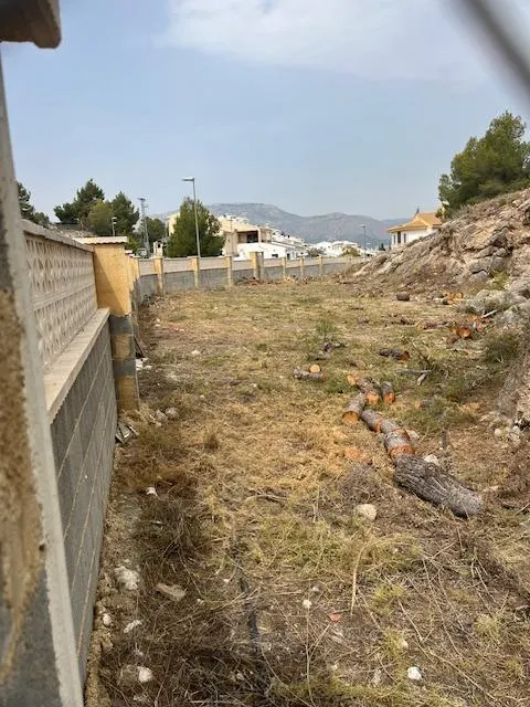 Alquiler parcela de 1.250 m2. vallada, ideal guardar vehículos, maquinaria pesada, leña, chatarra, contenedores, etc.etc.etc — 2