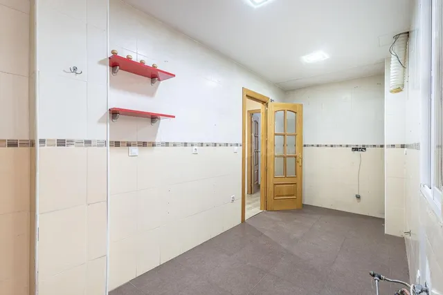 Piso con garaje, trastero y excelente ubicación en Huétor Vega — 5