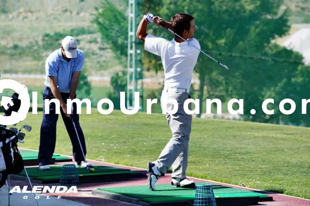 ESTUPENDO ADOSADO  EN ALENDA GOLF — 46