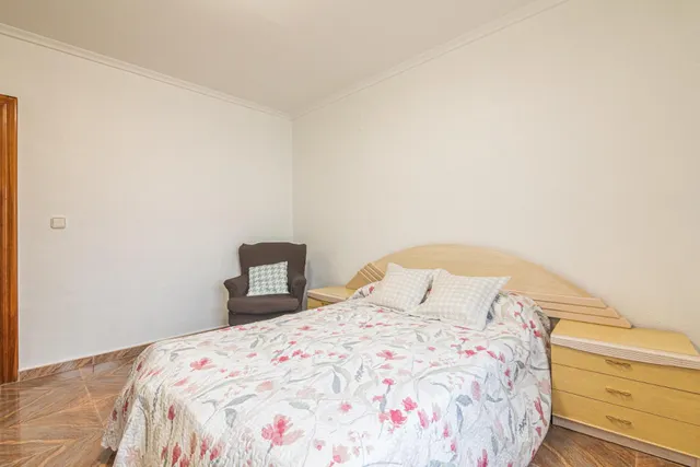 Chalet sito en Valverde con 6 habitaciones, 3 baños, piscina y garaje — 41