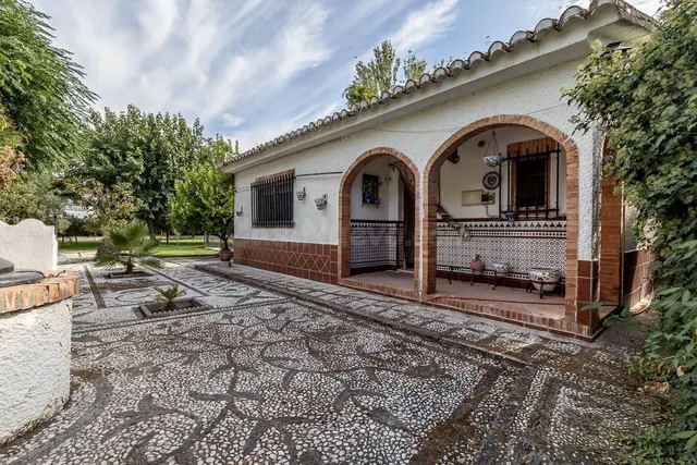 Espectacular Chalet en Ogijares - Ideal para Familias — 4