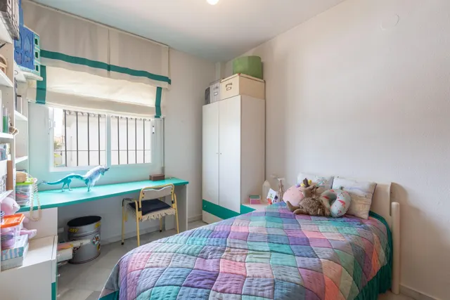 Chalet pareado con piscina, jardín y bonitas vistas a Granada en La Zubia — 38