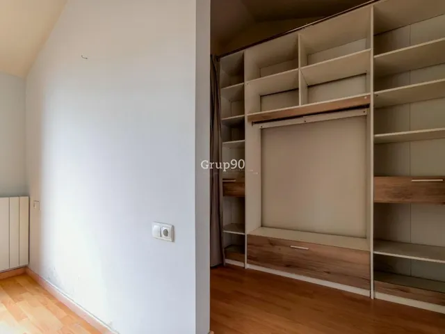 ÁTICO DÚPLEX CON TERRAZA PRIVADA JUNTO A RICARD VINYES — 40
