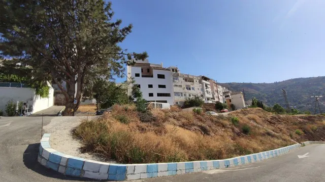 PARCELA URBANA EN LANJARON — 15