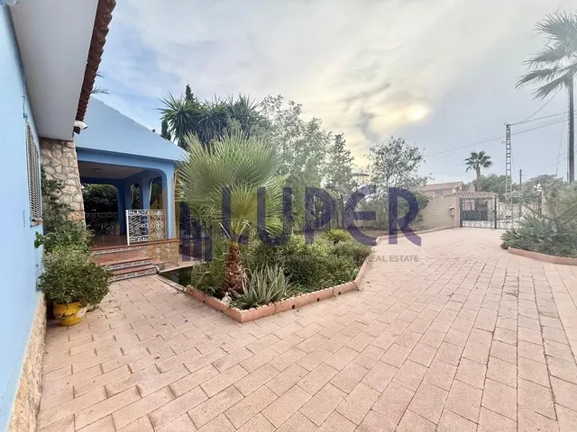 Chalet en San Vicente del Raspeig, zona Canastell con 2 viviendas — 34