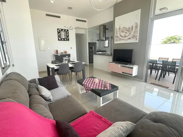 Excepcional Villa en Pilar de la Horadada: Lujosa Villa de una Planta con Licencia Turística — 27