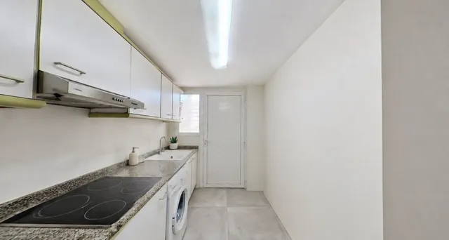 EXCELENTE ZONA, PISO TOTALMENTE EXTERIOR CON LA MEJOR ORIENTACION- ESTE, MUY LUMINOSO, 7º PISO, BUENA FINCA CARAVISTA. — 19