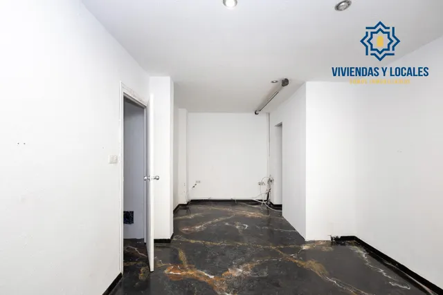 ATENCIÓN INVERSORES. Edificio comercial en pleno centro de Granada, entre Puentezuelas y Alhóndiga — 12