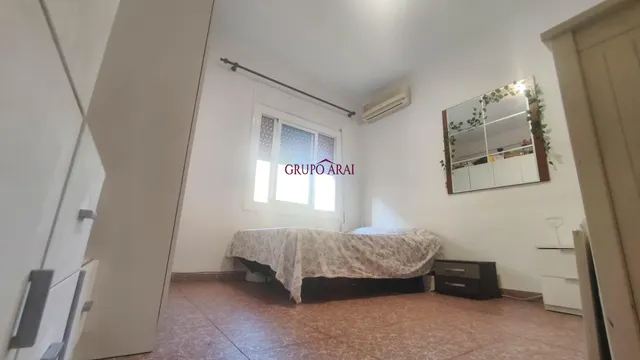 Se vende piso en calle Valencia — 12