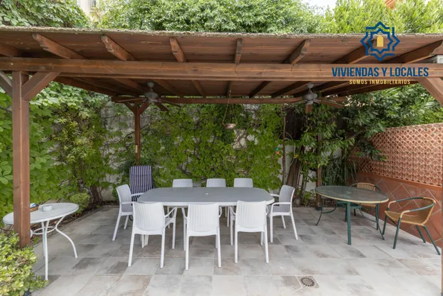 Chalet pareado con piscina, jardín y bonitas vistas a Granada en La Zubia — 45