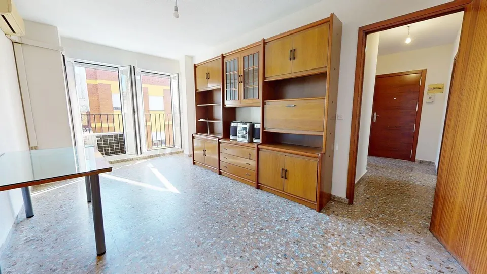 D. Amplio piso en Córdoba, zona Levante - Ideal para primera  vivienda o inversión!!!!!!!