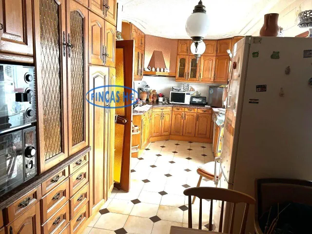 Gran vivienda señorial, centro tradicional con 242 m2. — 4