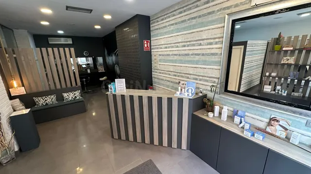 Local comercial 8 habitaciones 103m² en alquiler - San Roque - foto 3